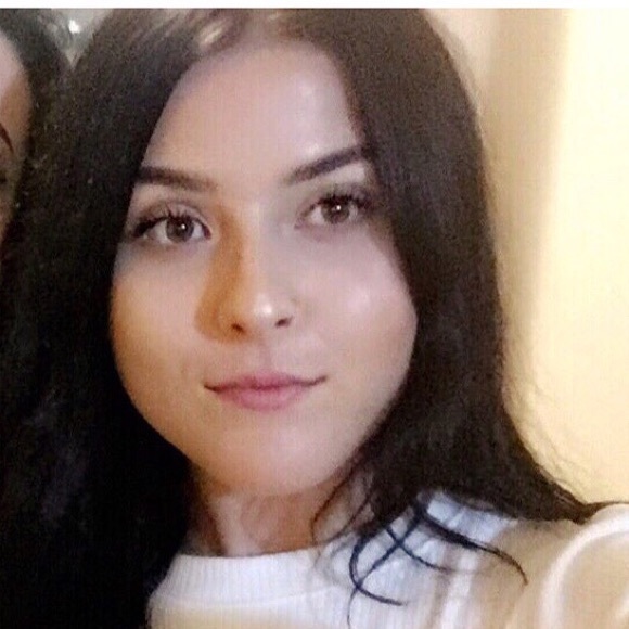 Meet your seller/buyer!✌️ - Picture 4 of 4